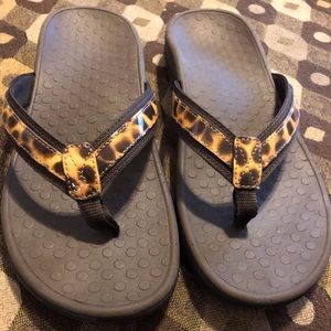 Women’s Vionic Tide II Brown Leopard Sandals